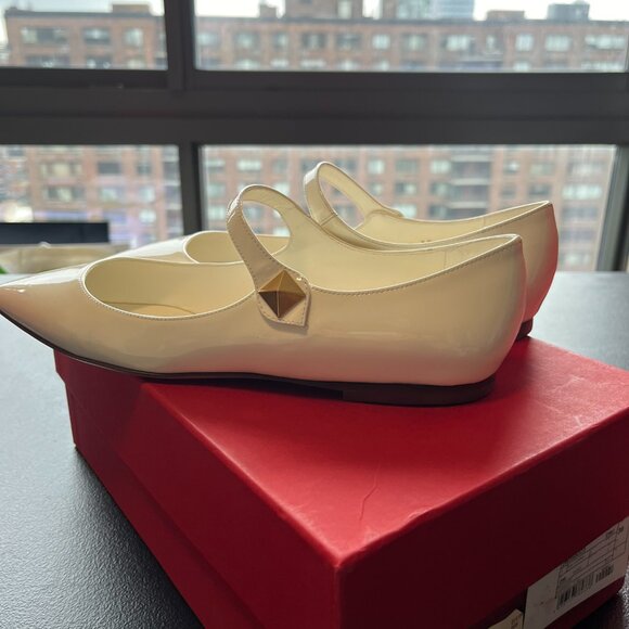 NWT Valentino Garavani Tiptoe Ballerina Flats Ivory Patent Leather Pointed Toe - Picture 7 of 10